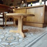 Round coffee table