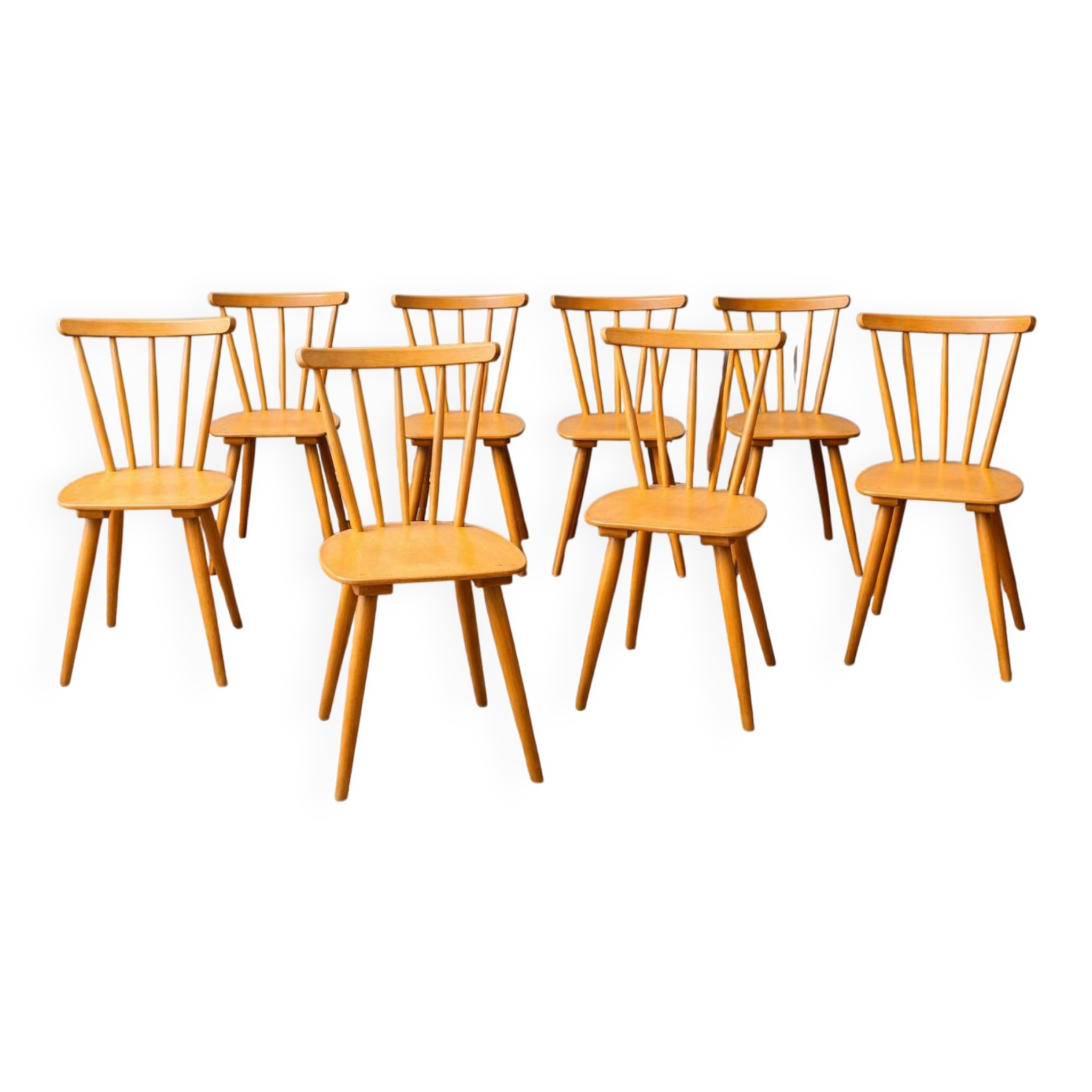 12 chaises bistrot de style scandinave