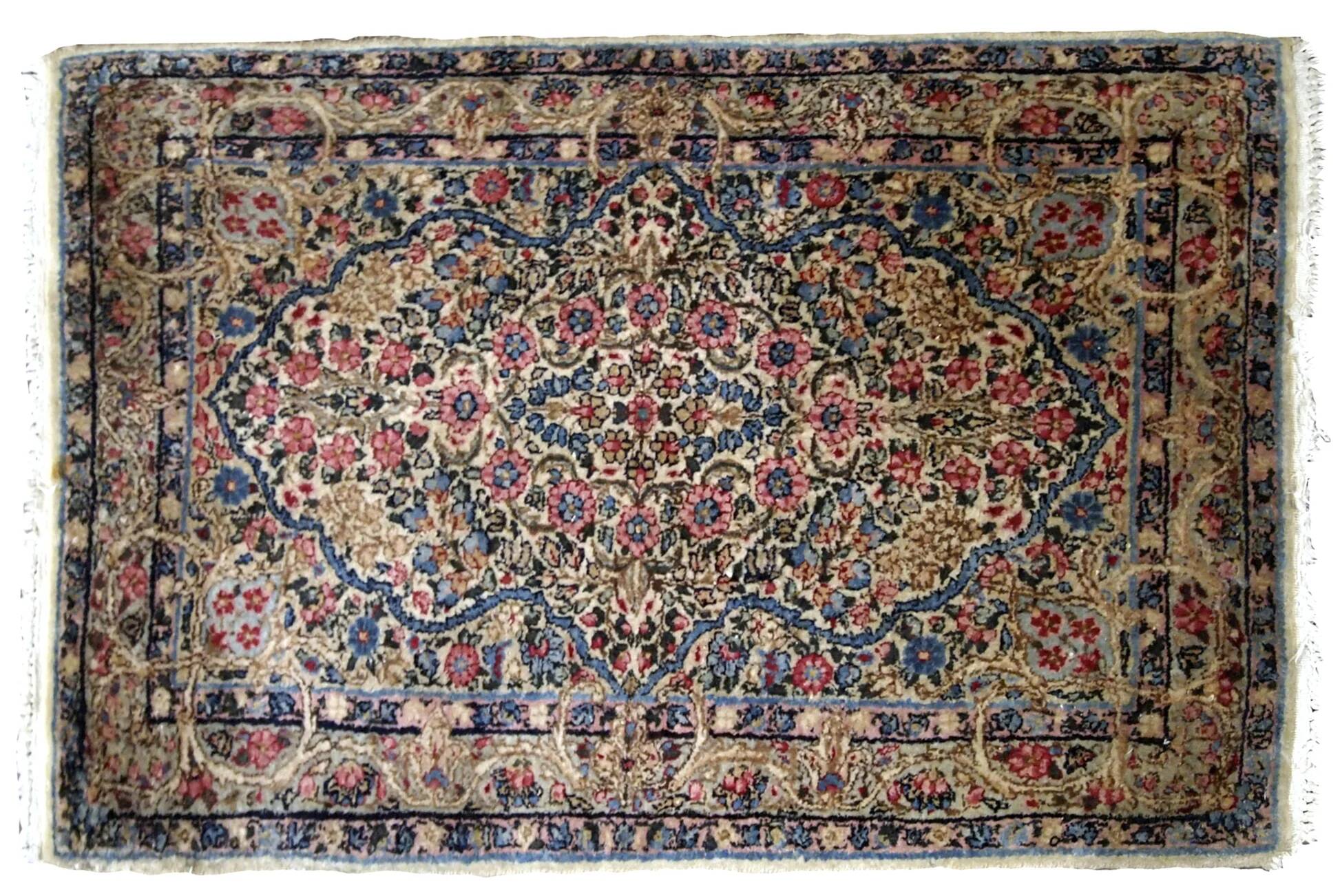 Handmade antique Persian Kerman rug 2.1' x 3.2' (64cm x 97cm) 1920s - 1B704