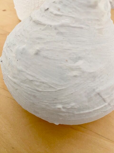 Set of 3 white vintage vases