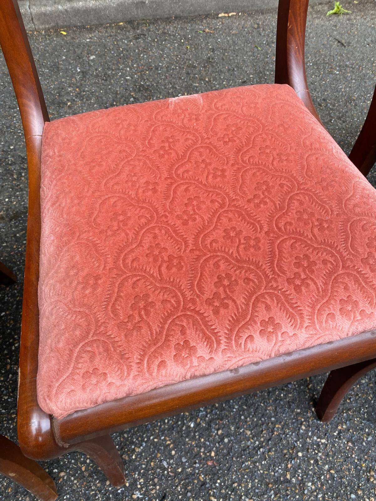 4 dining chairs made of solid wood and pink velvet fabric from the 1950s.