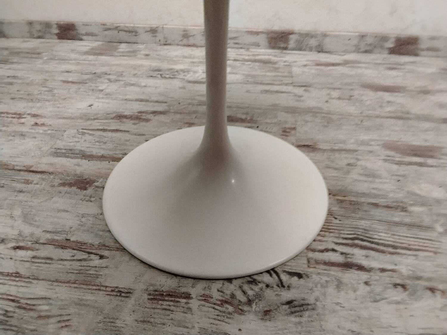 Knoll marble tulip table
