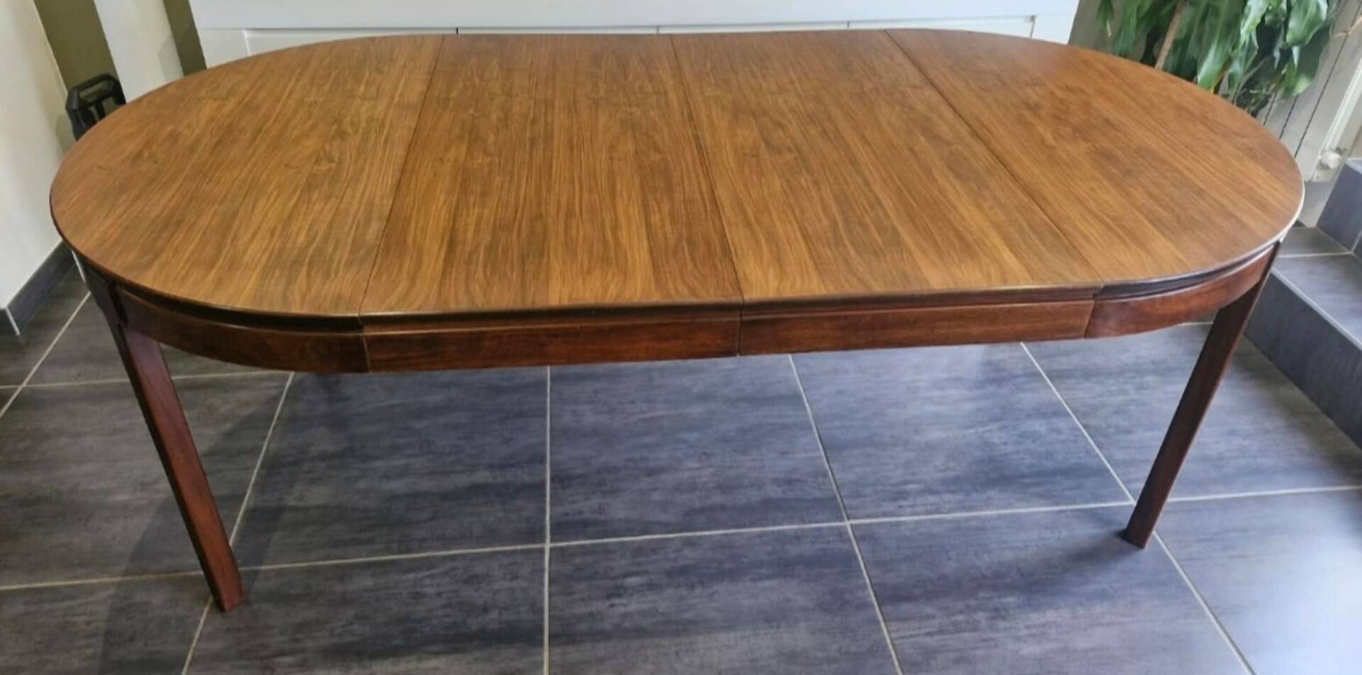 Extendable Scandinavian table in teak, 1970s.