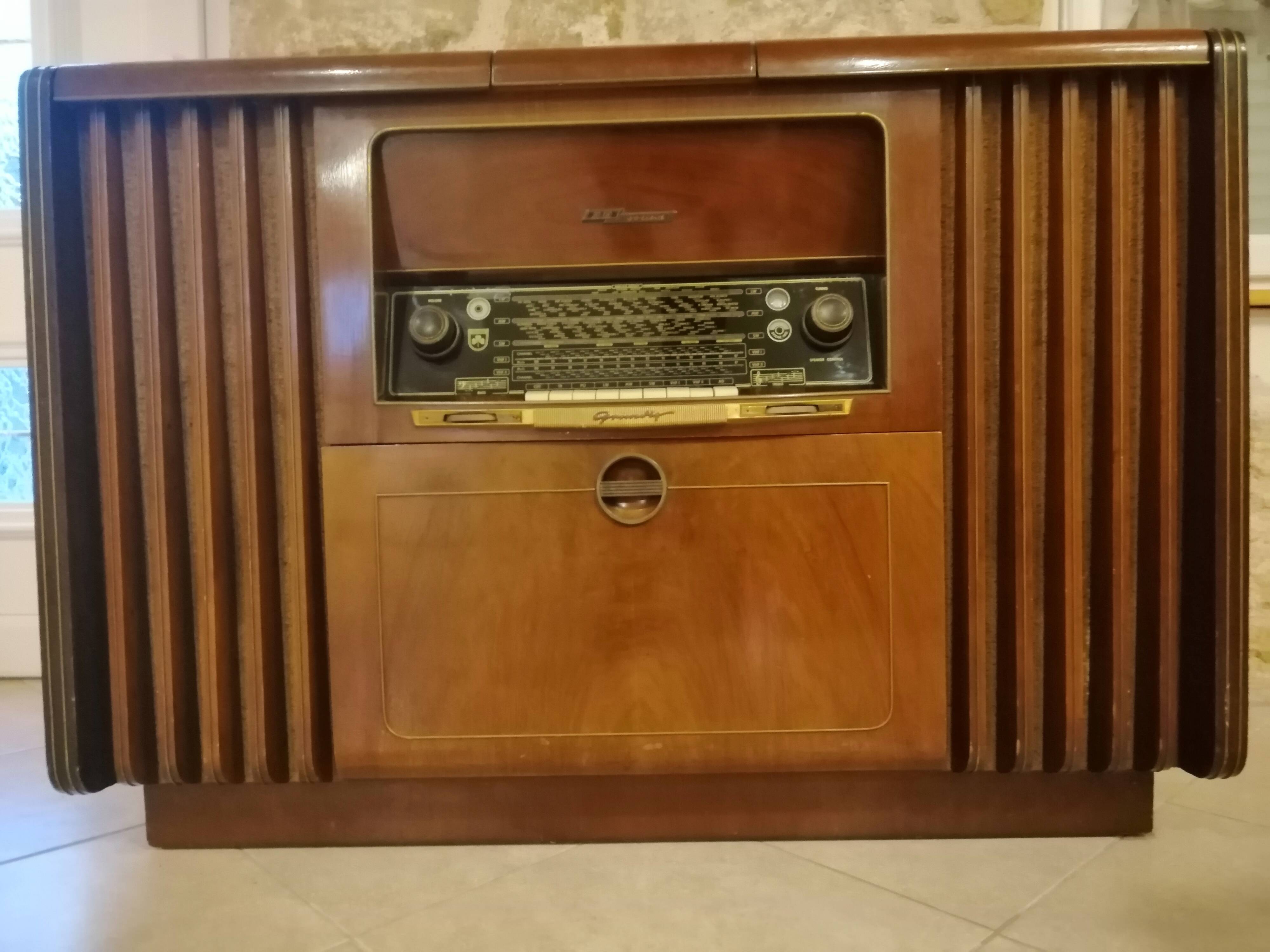 Grundig 3D sound hifi furniture