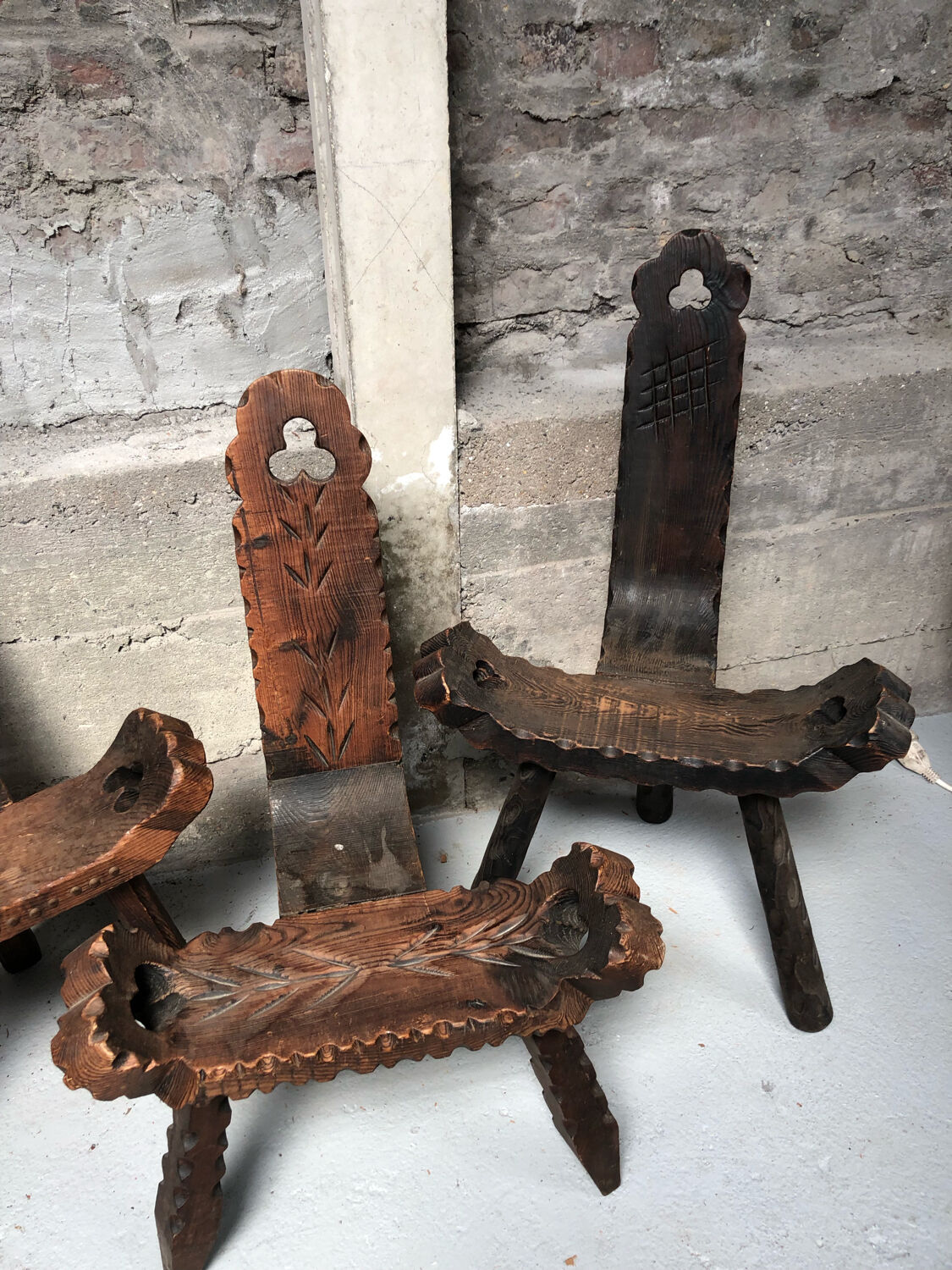 Brutalized tripod chairs