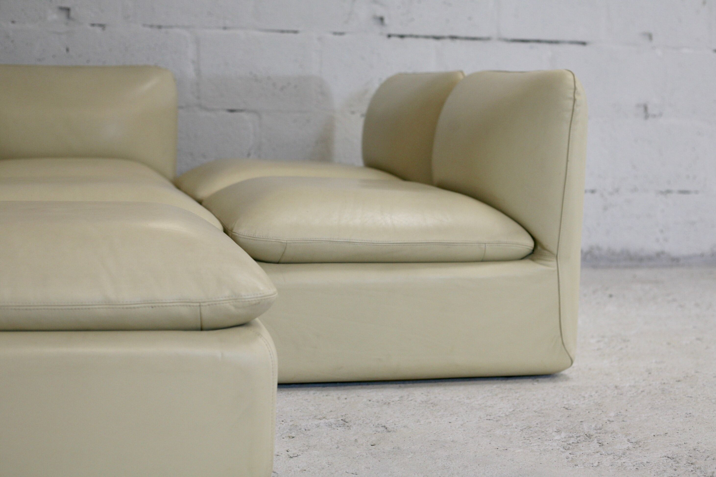 Set of 5 leather armchairs, France 80