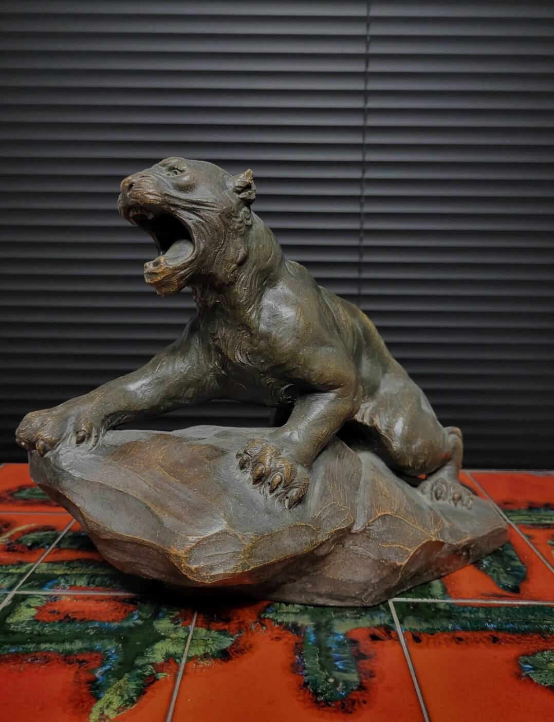 Keramieken beeld tijger, période Art déco, conçu par A. Fagotto