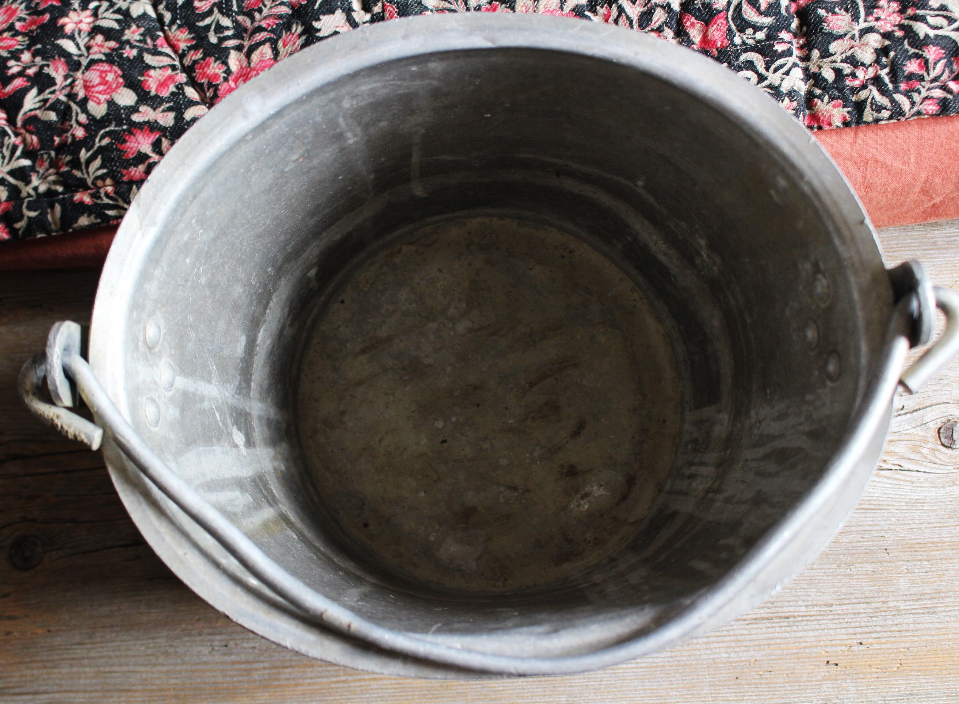 Milk bucket in aluminum