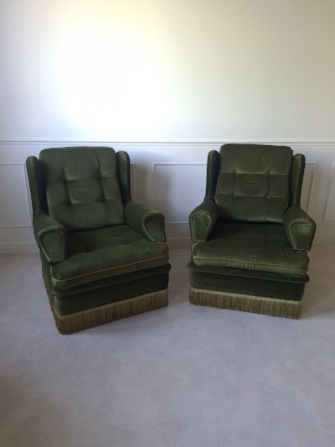 Paire de fauteuils à franges