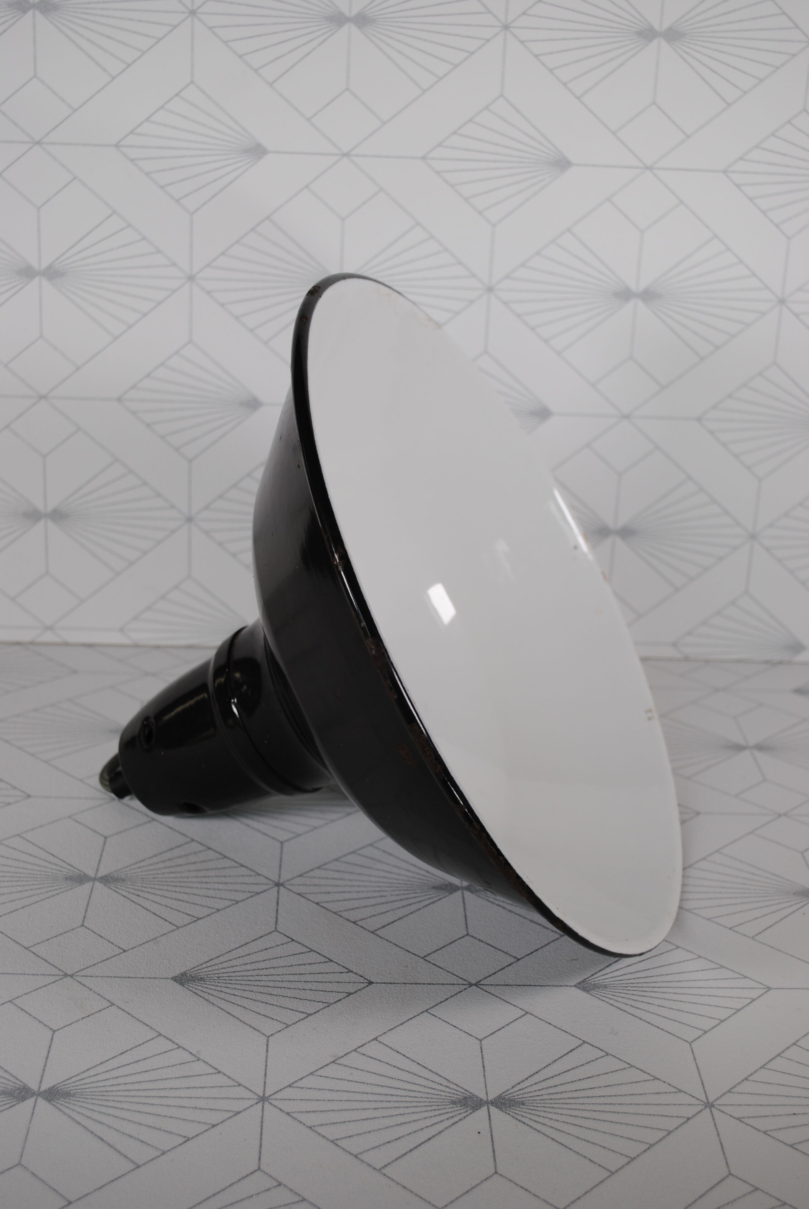 Enamelled industrial hanging