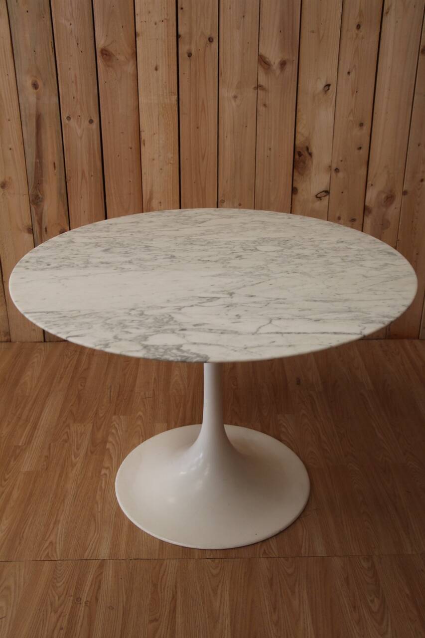 Round table Tulip in Calacatta marble by Eero Saarinen - Ø 107 cm - Knoll