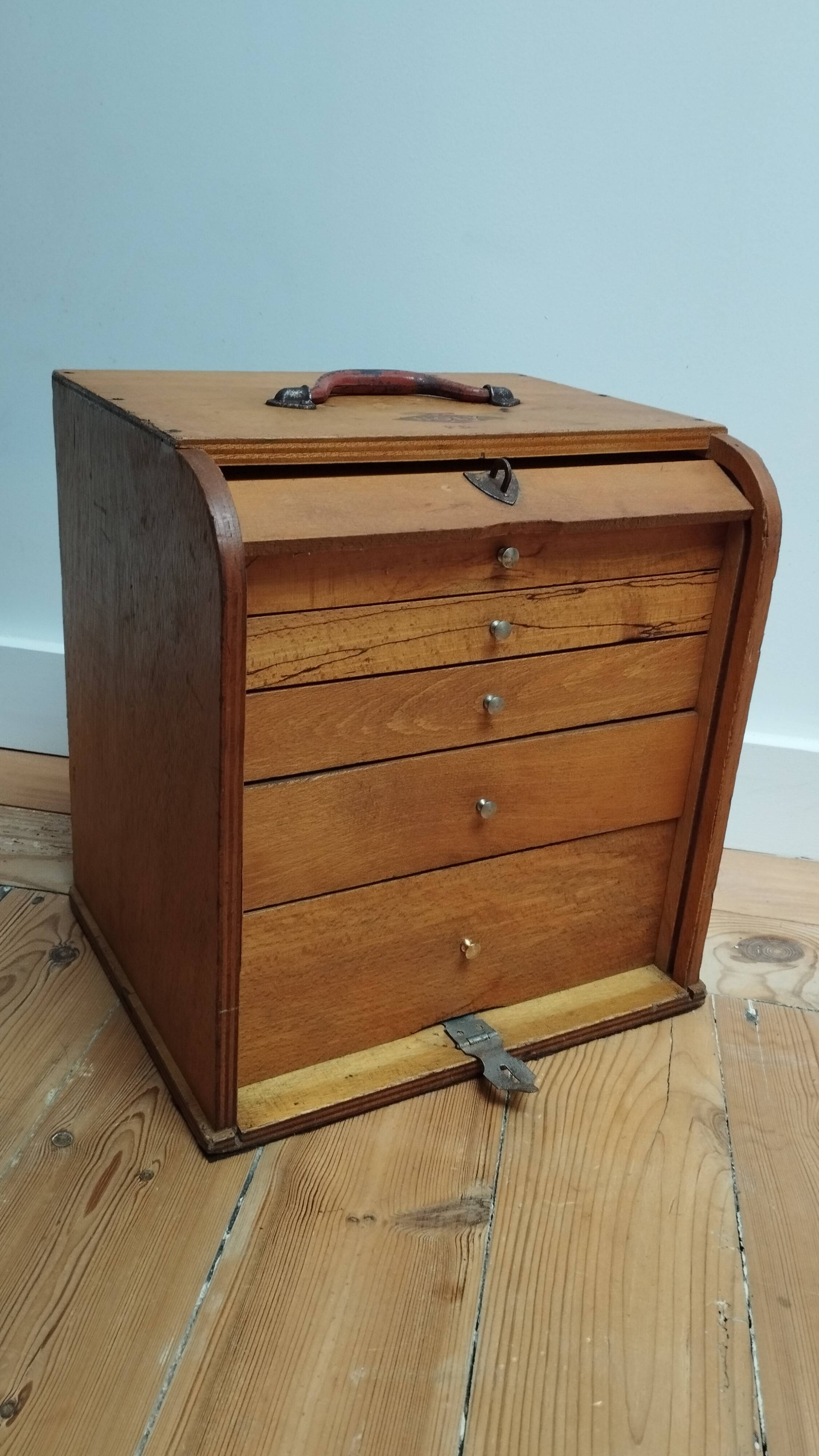 Persian representative case circa 1940-1950 "HOLY France"