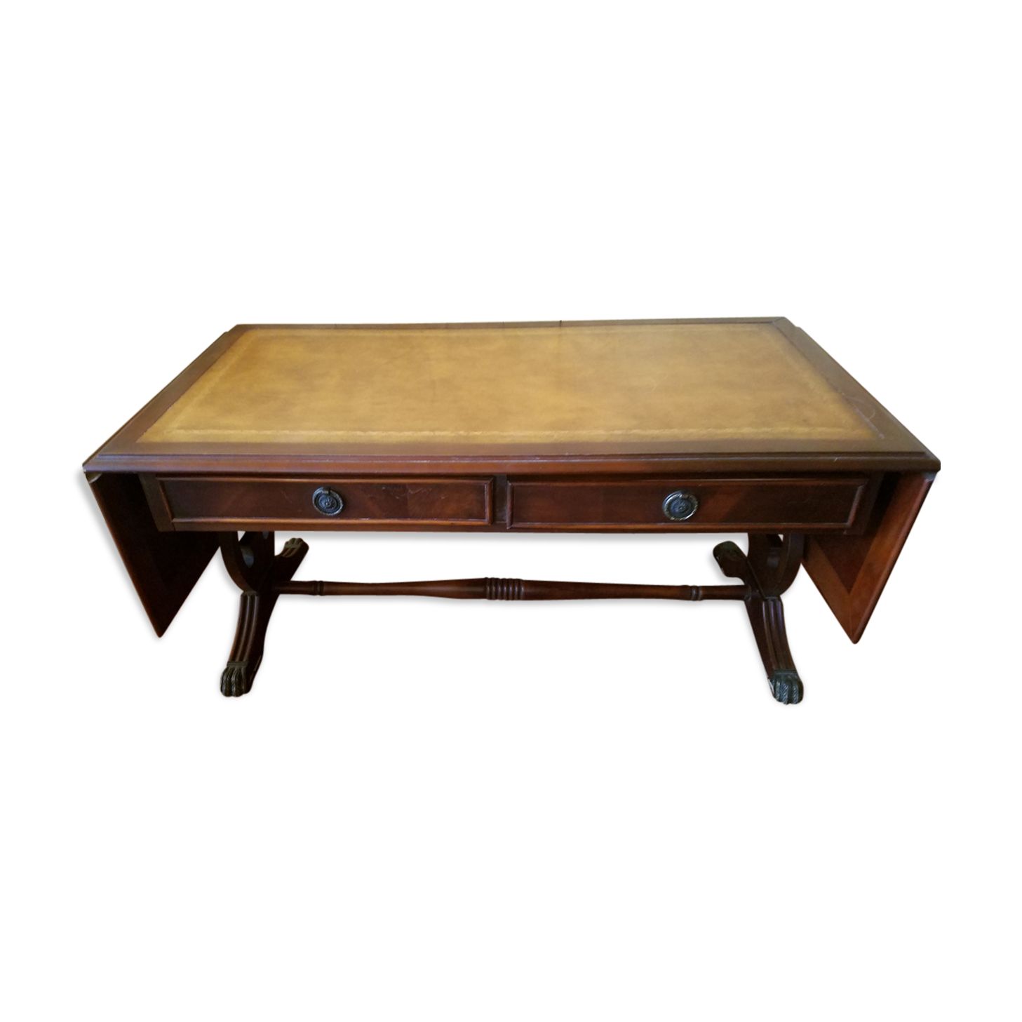 table-tier English lion feet, cherry and leather