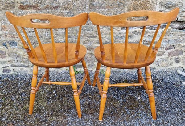 Paire de chaises en bois massif 1963 par Nesto Suède