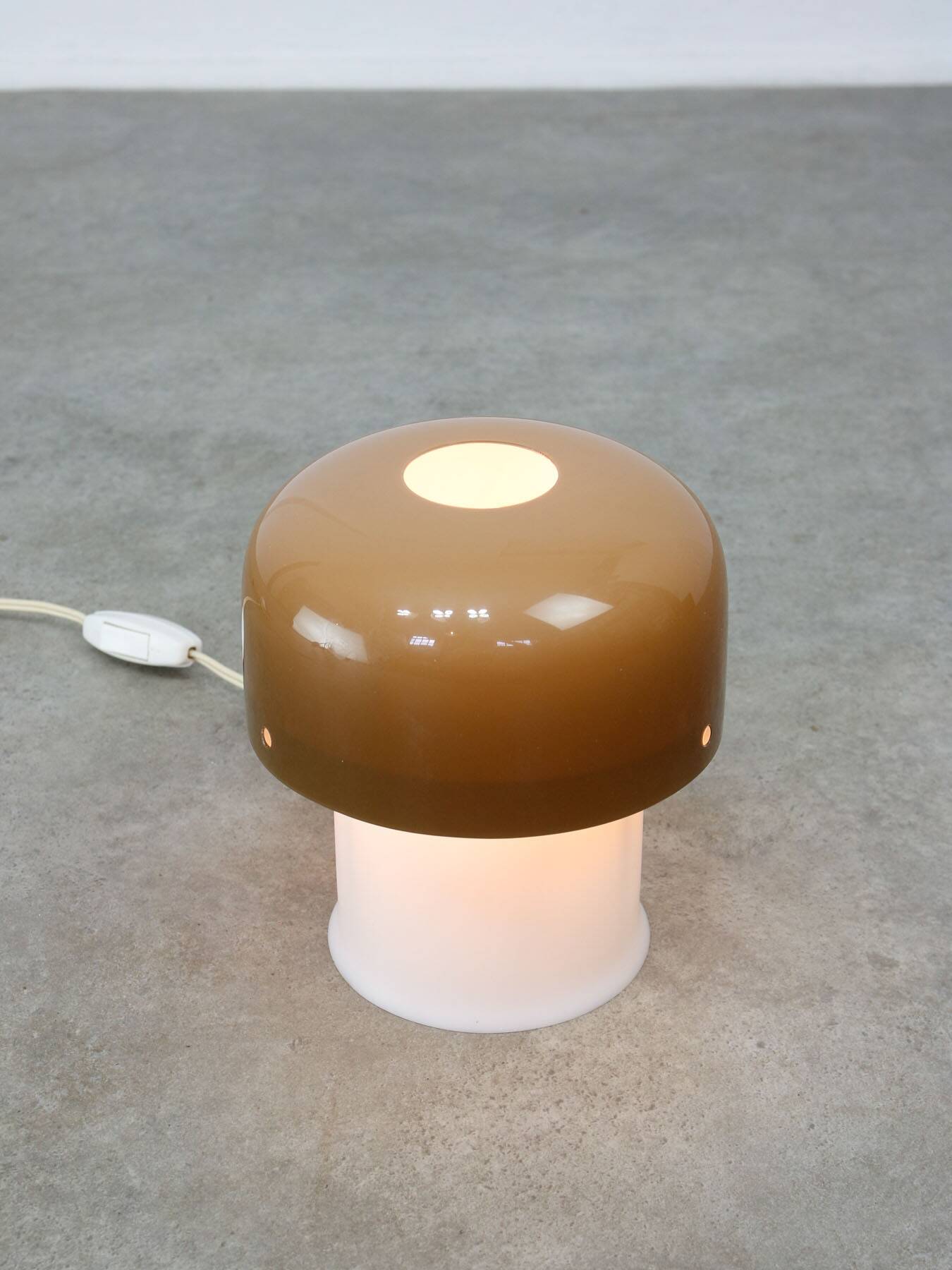 Space-age Brown Mushroom Table Lamp by Luigi Massoni for Guzzini, 1970s