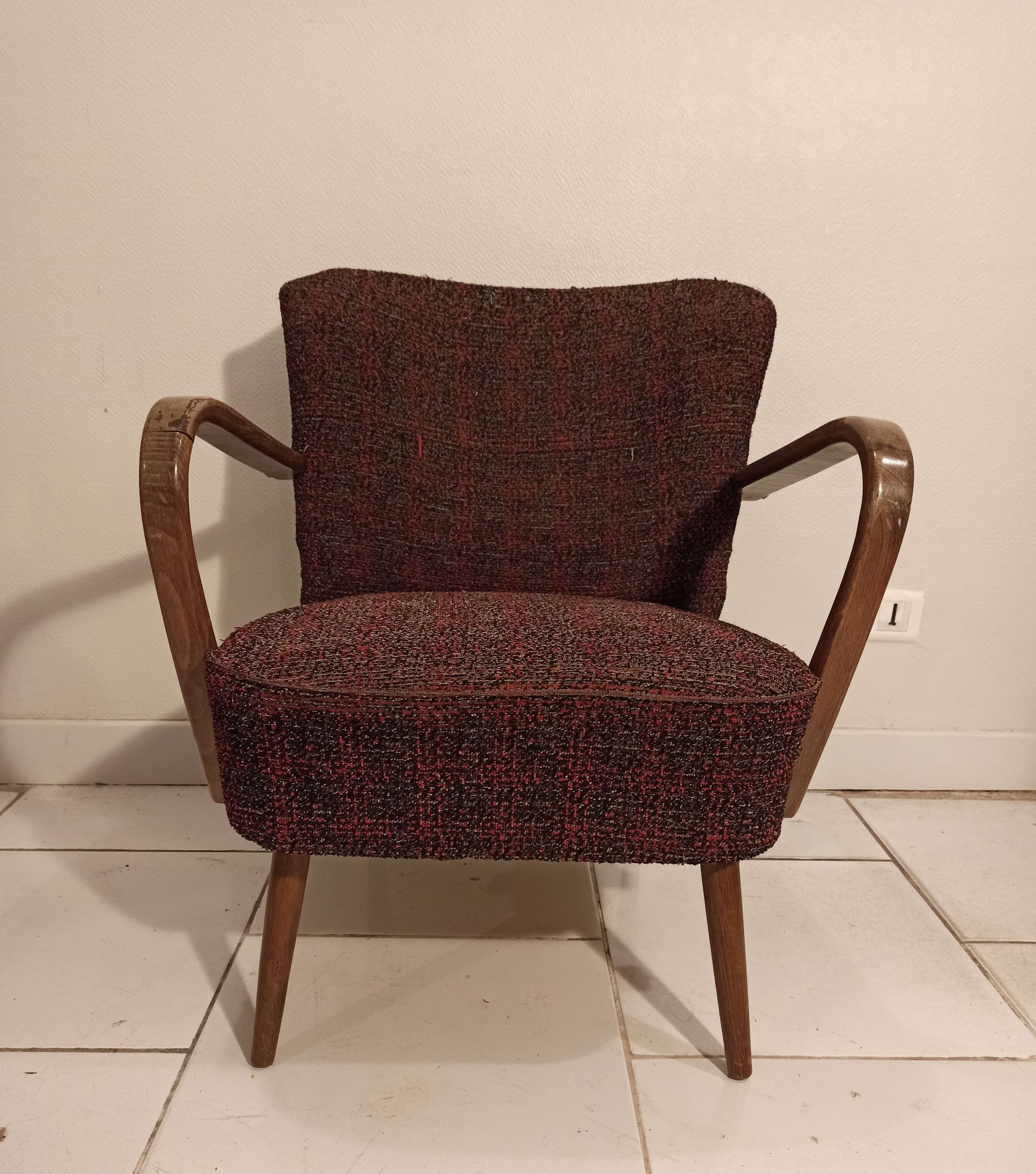 Vintage cocktail armchair armrests curved wood 1950