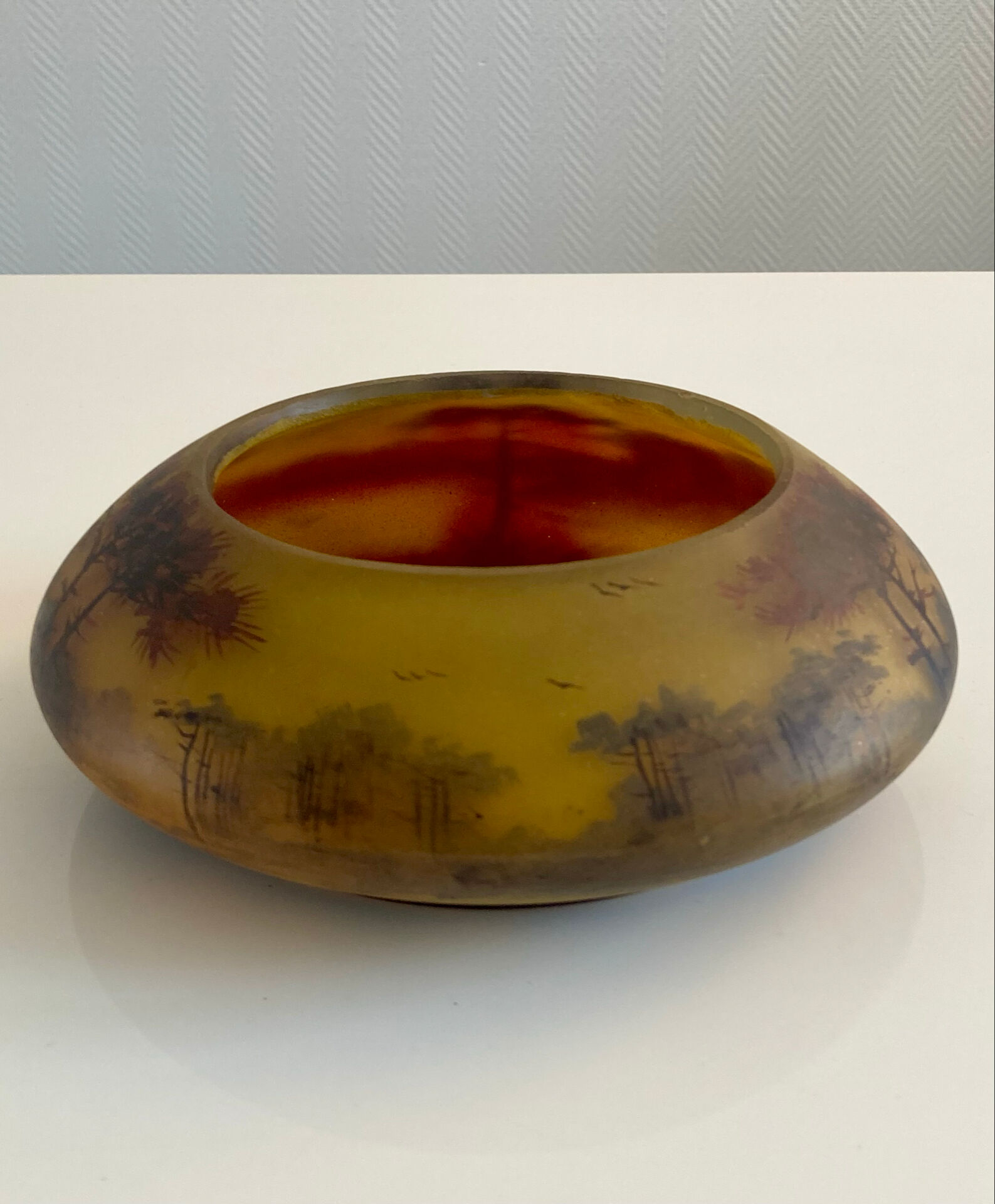 Circular glass bowl - hand-painted by Jean Simon Peynaud