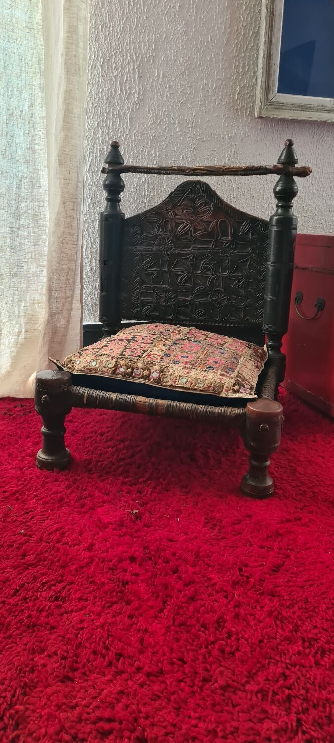 Afghan wedding chair