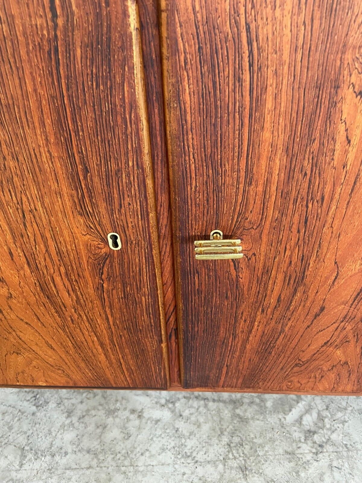 Buffet en palissandre danois vintage rétro des années 50 par Poul Hundevad