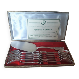 Cake cutlery in a box