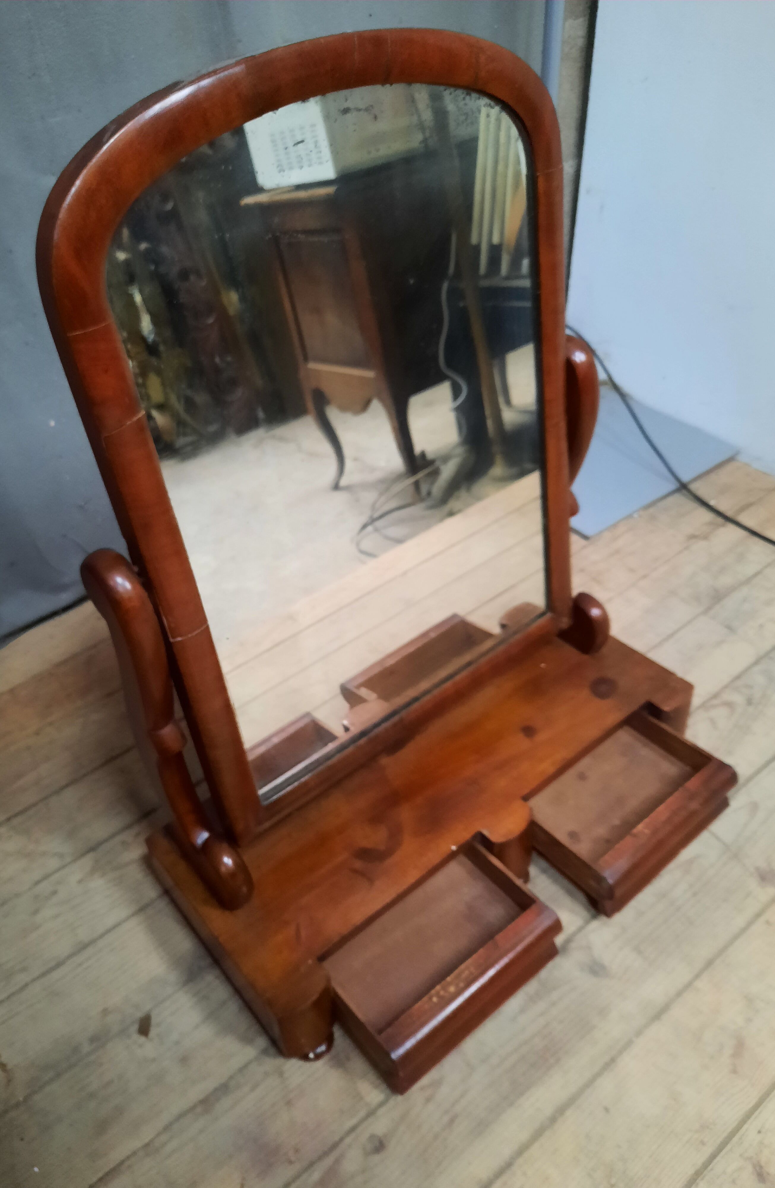 Nineteenth-century mahogany barber