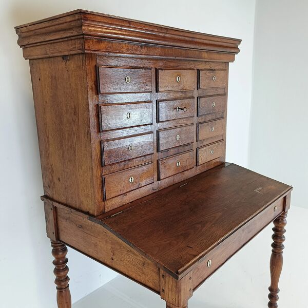 Magnifique bureau de notaire ancien, unique en son genre, avec cloche de coffre-fort fonctionnelle
