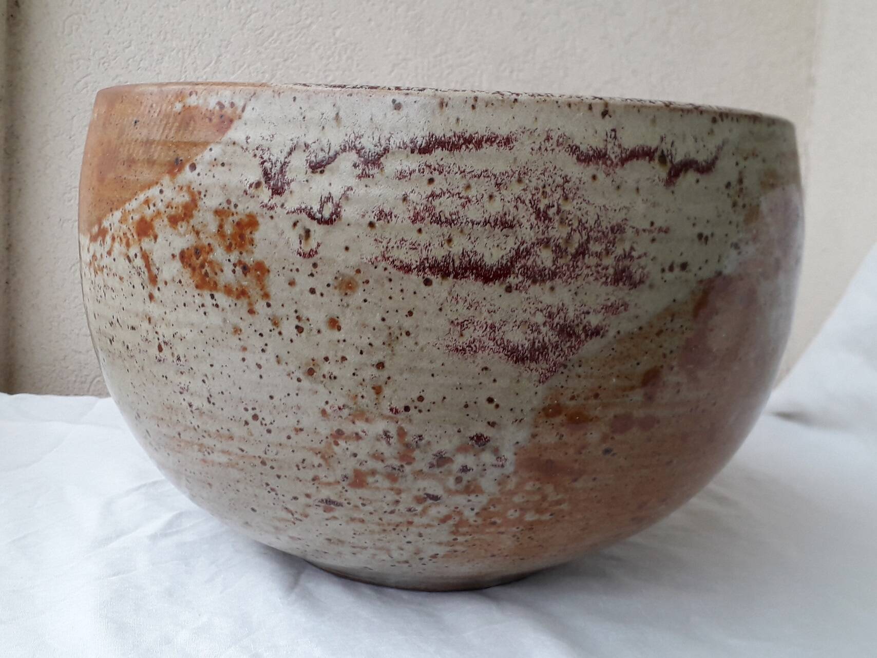 Stoneware salad bowl