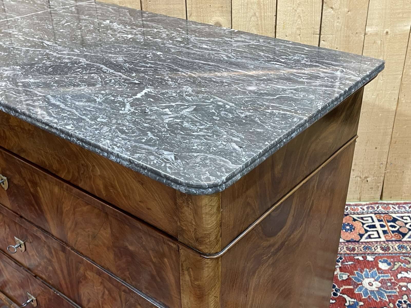 19th century Restoration chest of drawers in mahogany and marble top