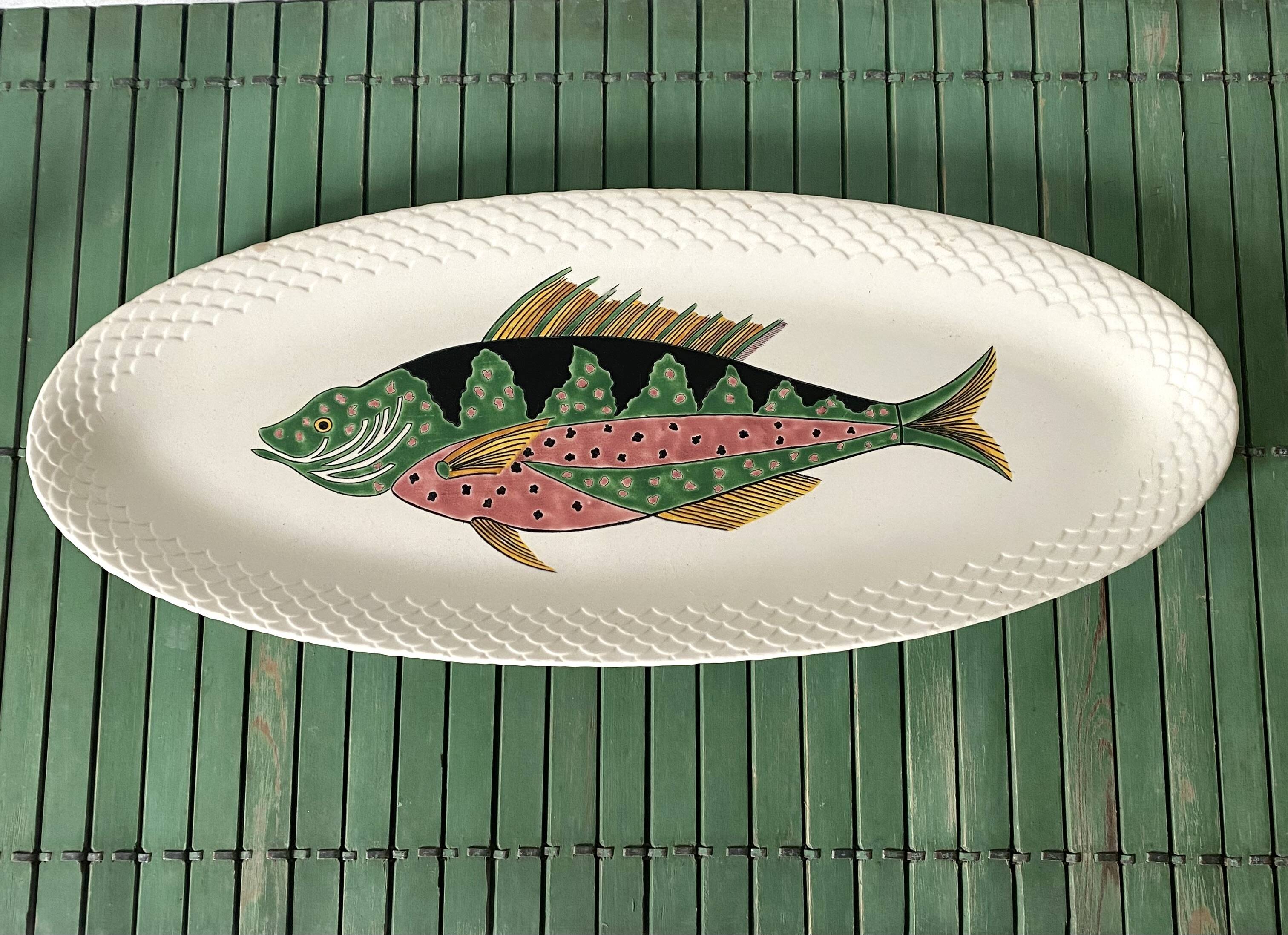 Large oval Gien fish dish, Halong Bay model