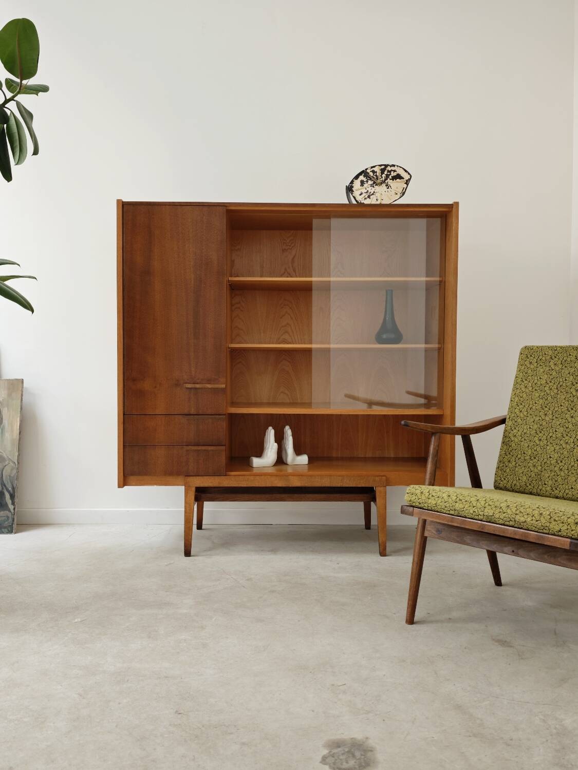 High Buffet Dresser Frantisek Mezulanik for Up Zavody 1960