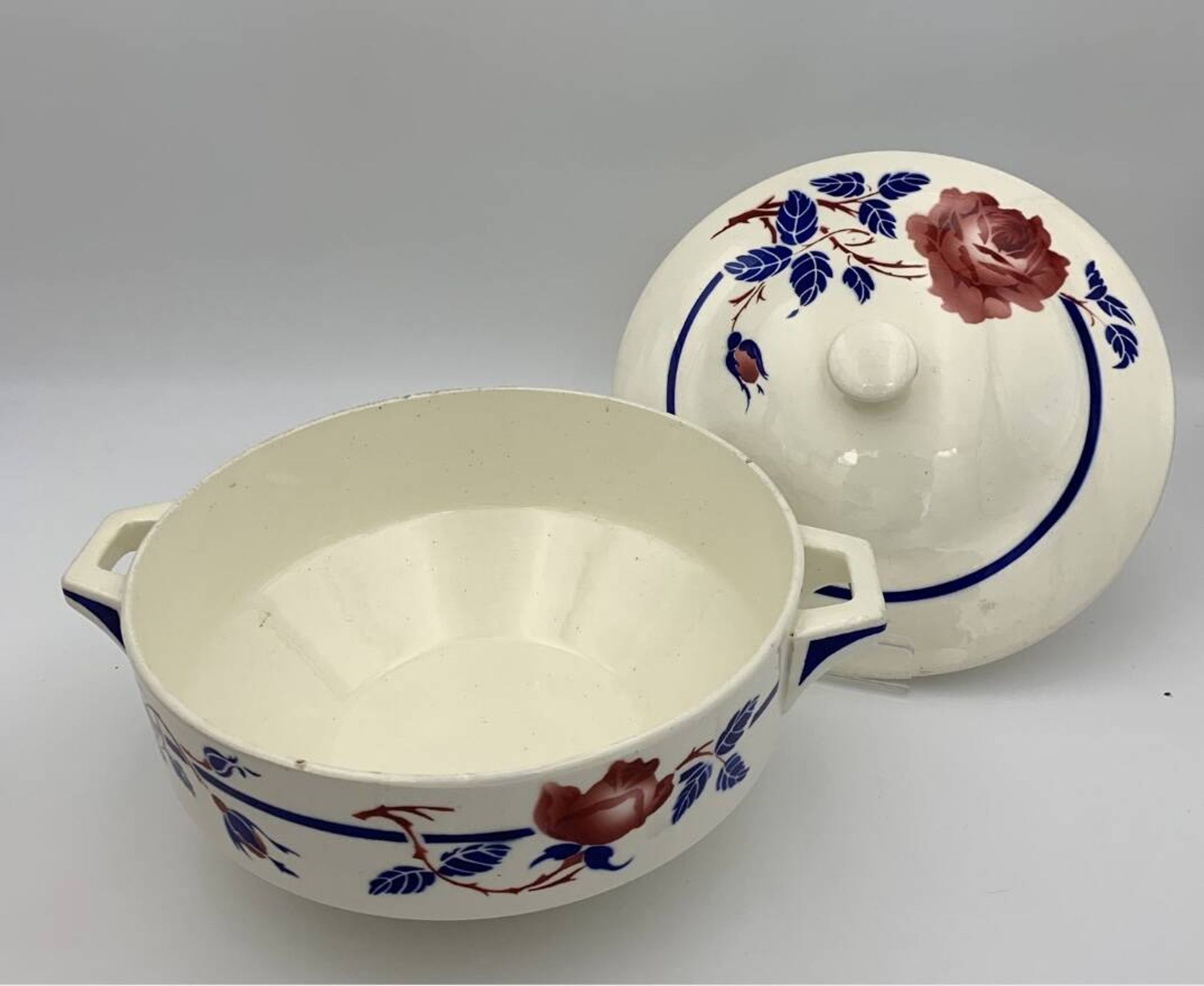 Antique French earthenware soup tureen K & G Lunéville, "Chantal" model