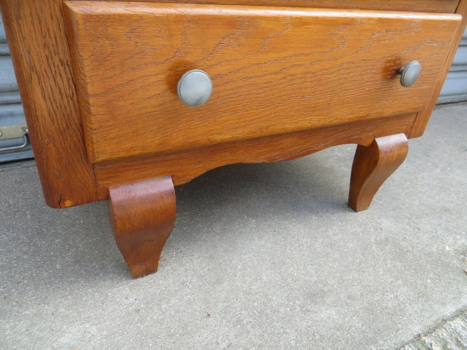 Vertical Dresser years 40 vintage