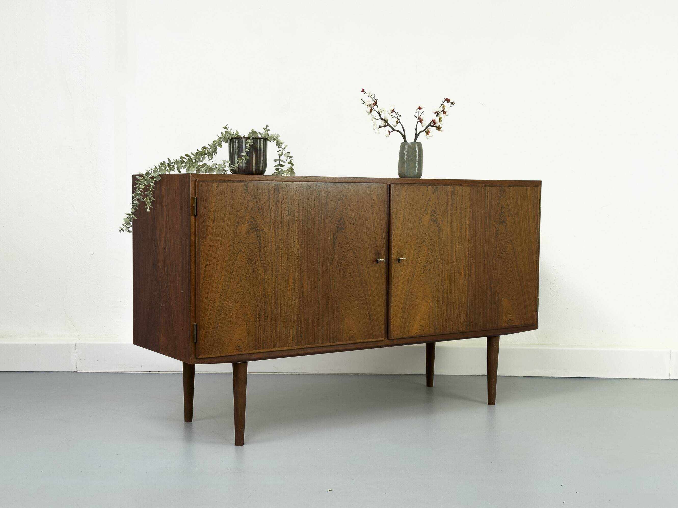 Buffet danois par Carlo Jensen pour Hundevad & Co., années 1960