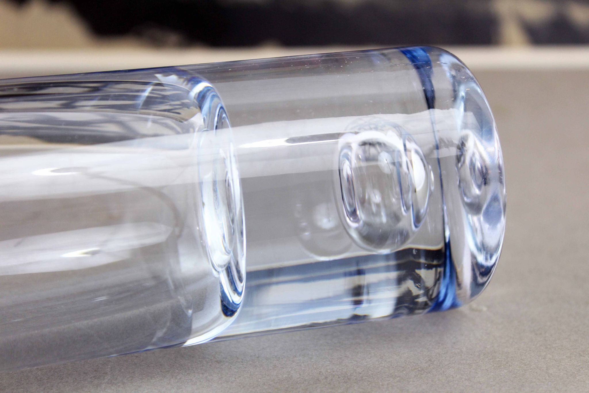 Vase vintage en verre bleu