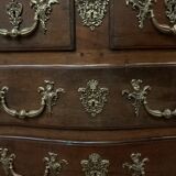 Provincial chest of drawers in solid walnut xviii century