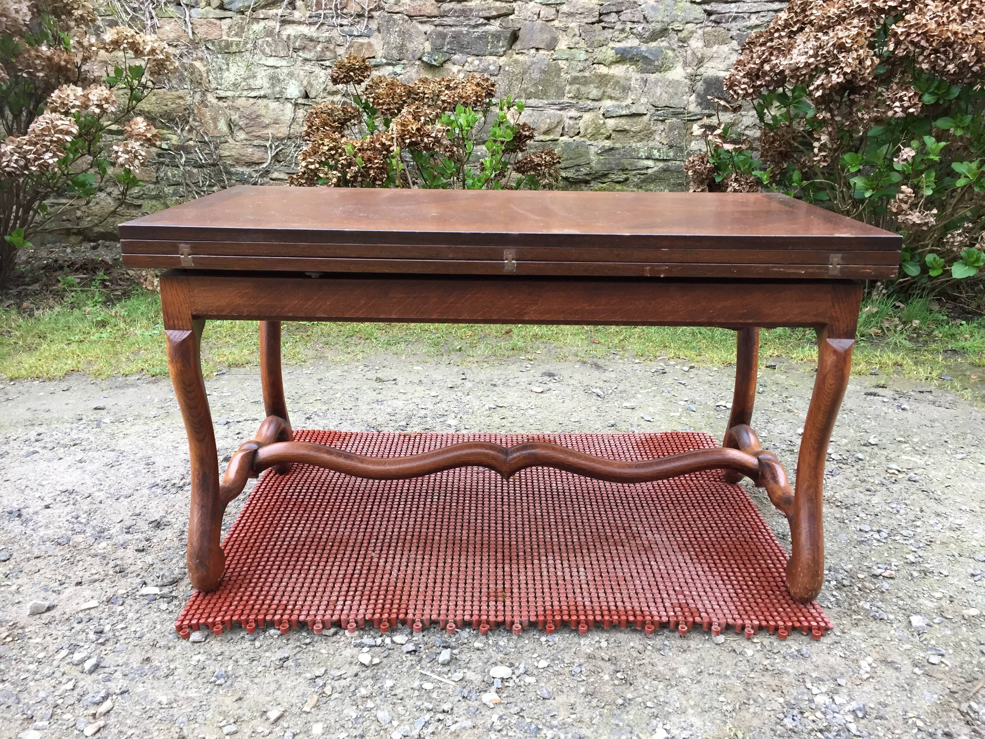Modular vintage oak coffee table with Albert Ducrot's magical system
