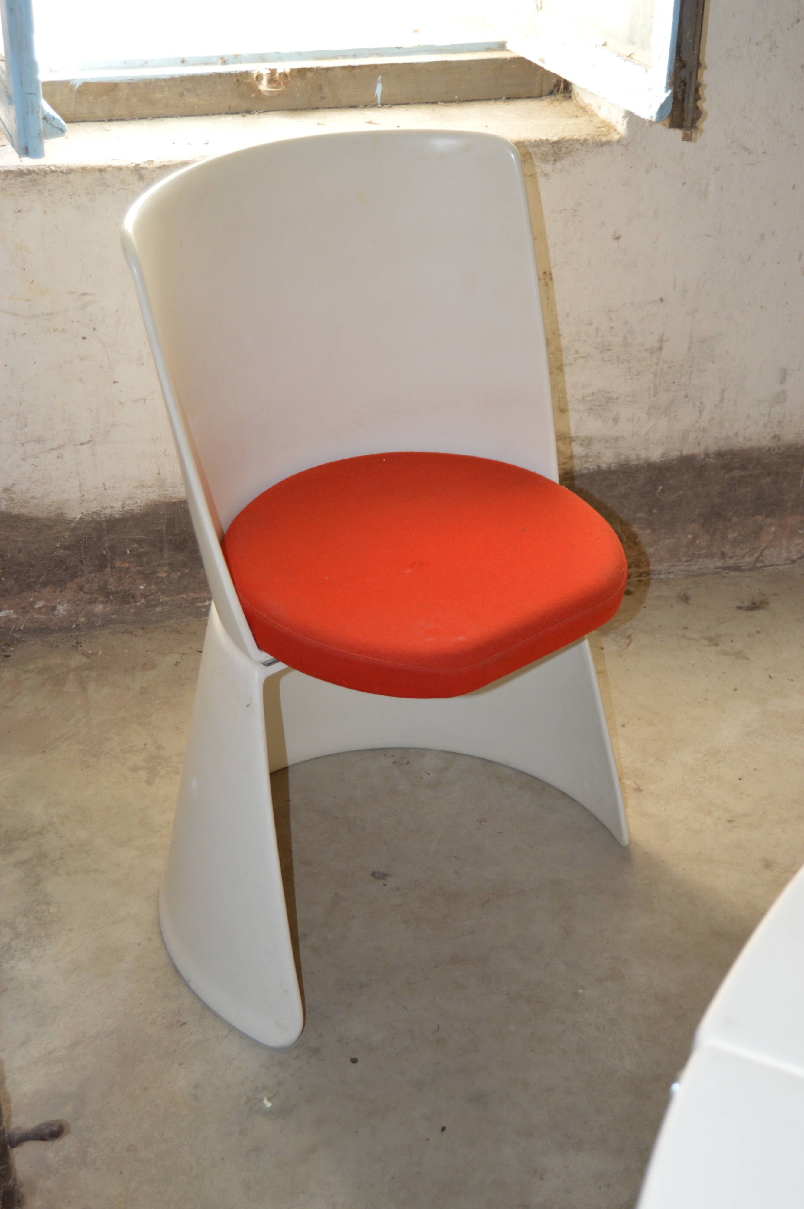 modular table and chairs set F Lenci and Bernini space age