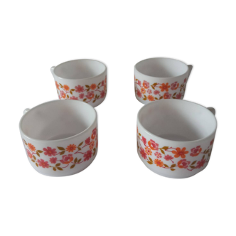 4 Arcopal cups