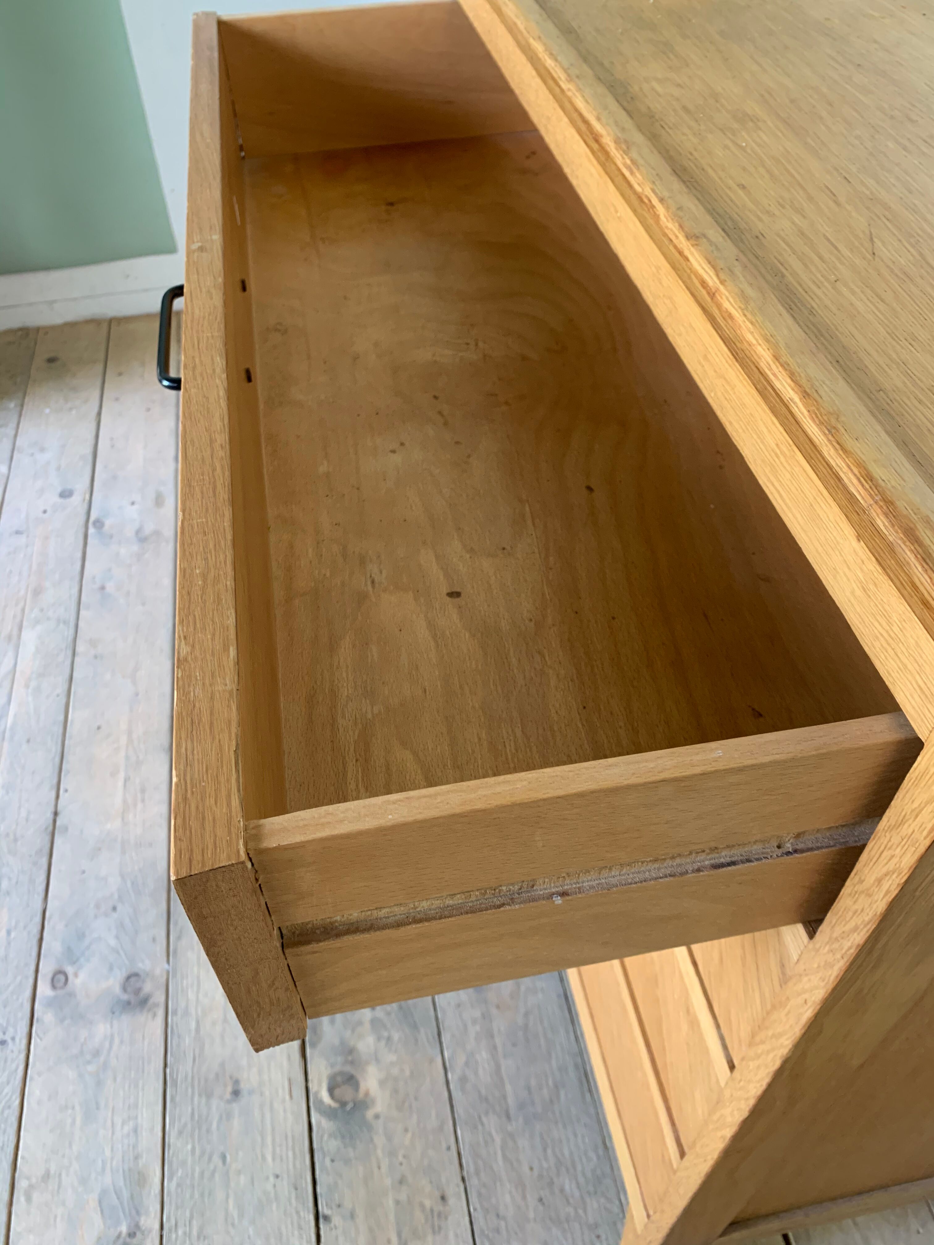 Vintage oak dresser 4 drawers
