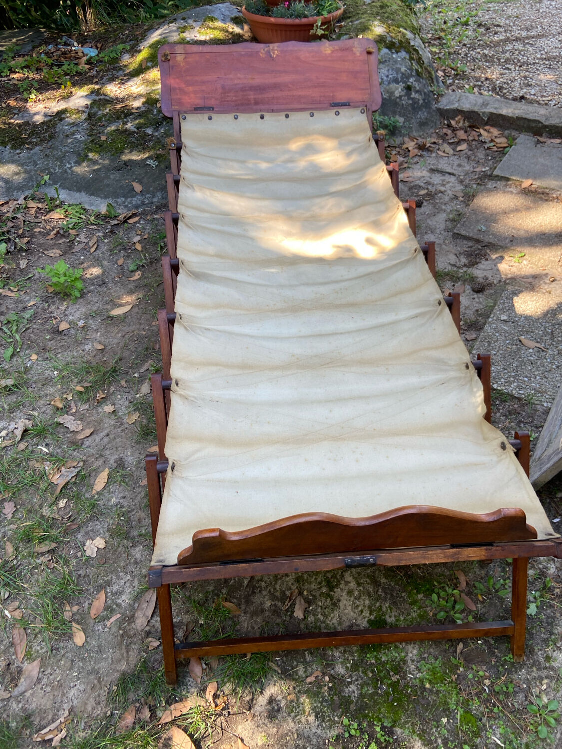Folding bed that doubles as a bench from the 1930s