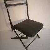 Ancienne chaise d'enfant pliante en fer forgé. Début XXème.