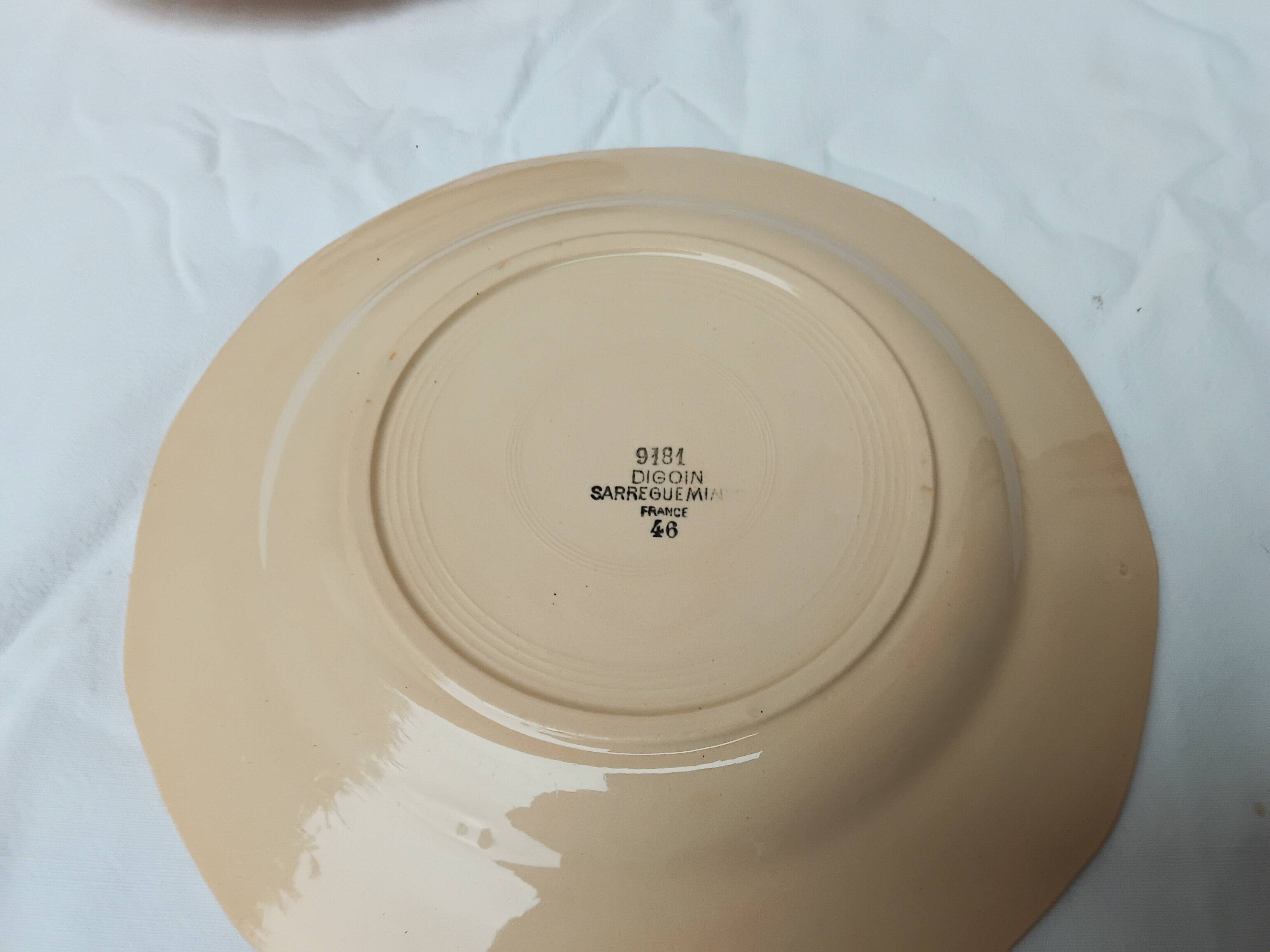Set of six Digoin Sarreguemine dinner plates