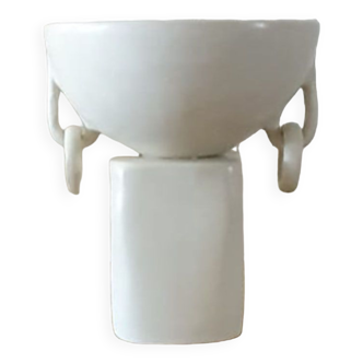 Organic shape vase in white tadelakt