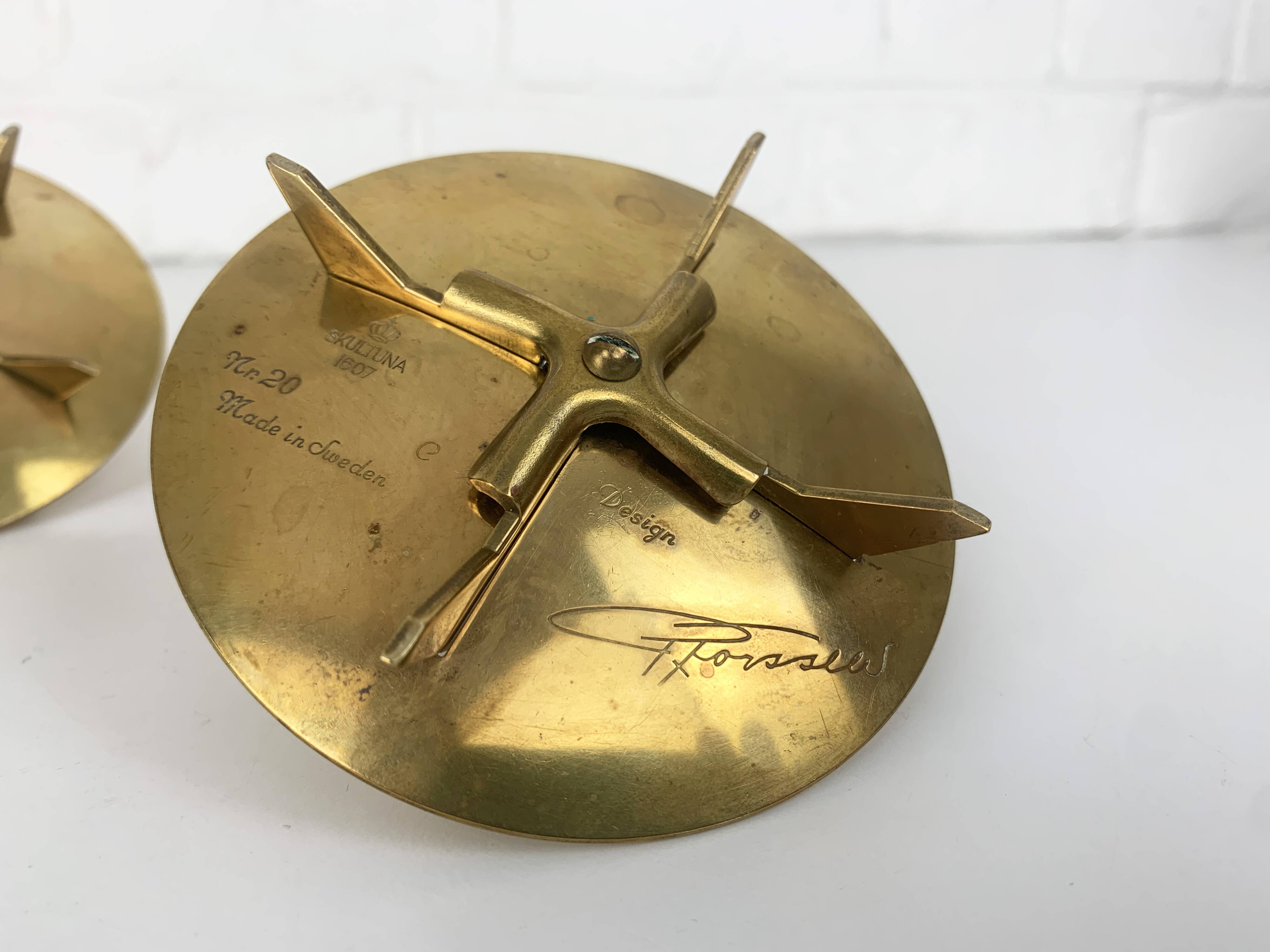 Pair of candlesticks Nr.20 in brass, Pierre Forssell for Skultuna, 1960