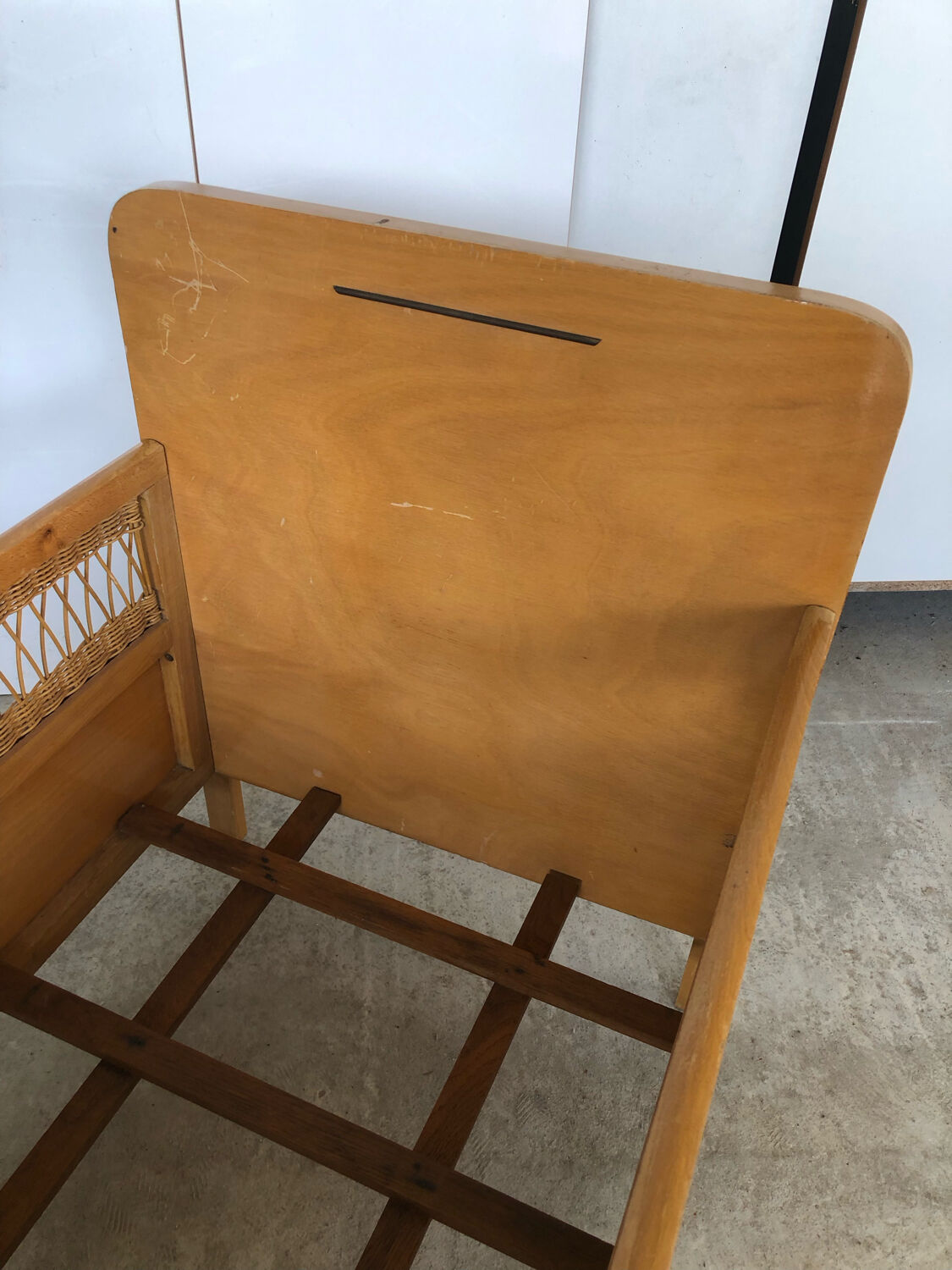 Scandinavian children's bed year 60 with rattan