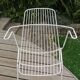 Chaise de jardin en métal blanc du milieu du siècle des années 1960