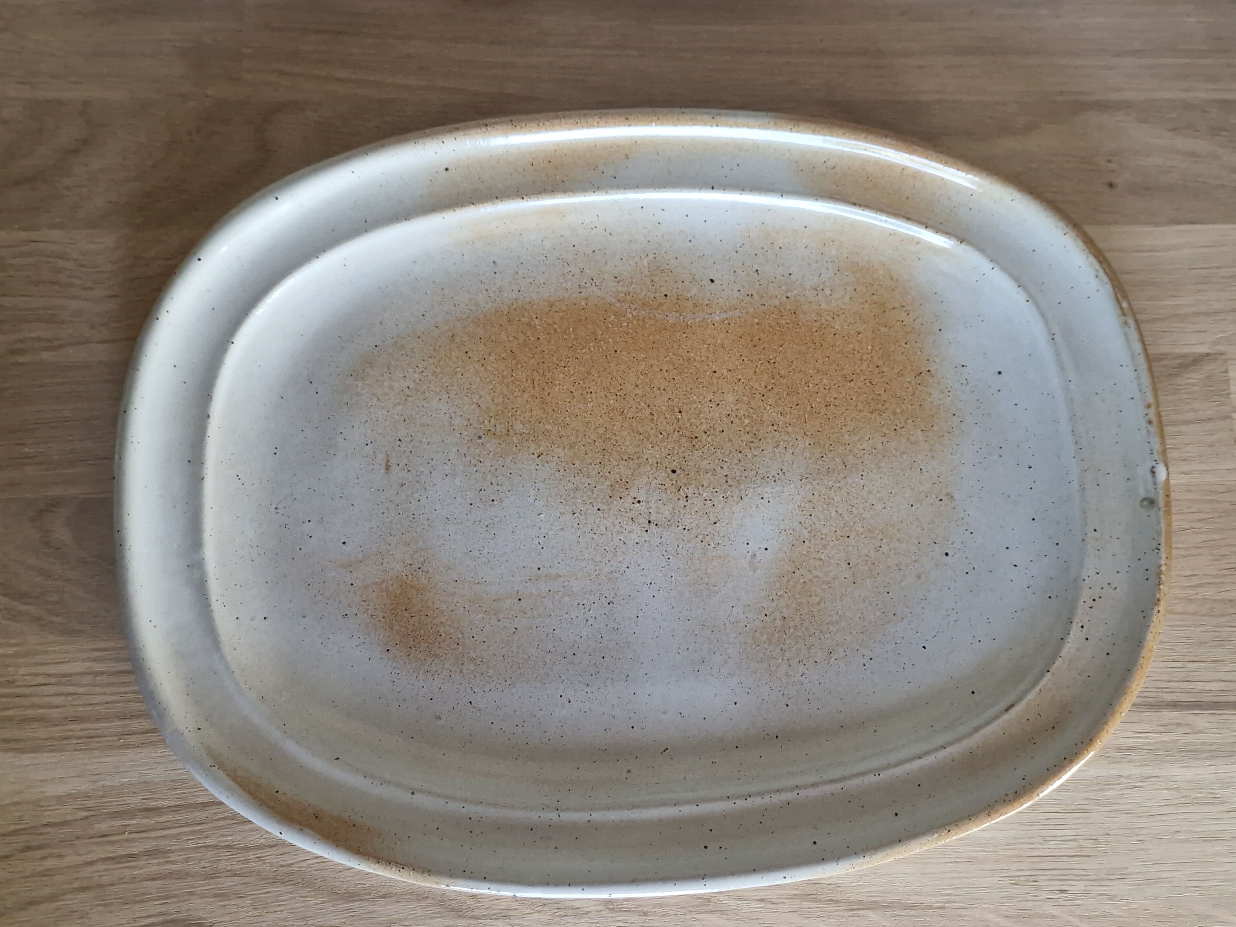 Serving dish in Marais Sandstone