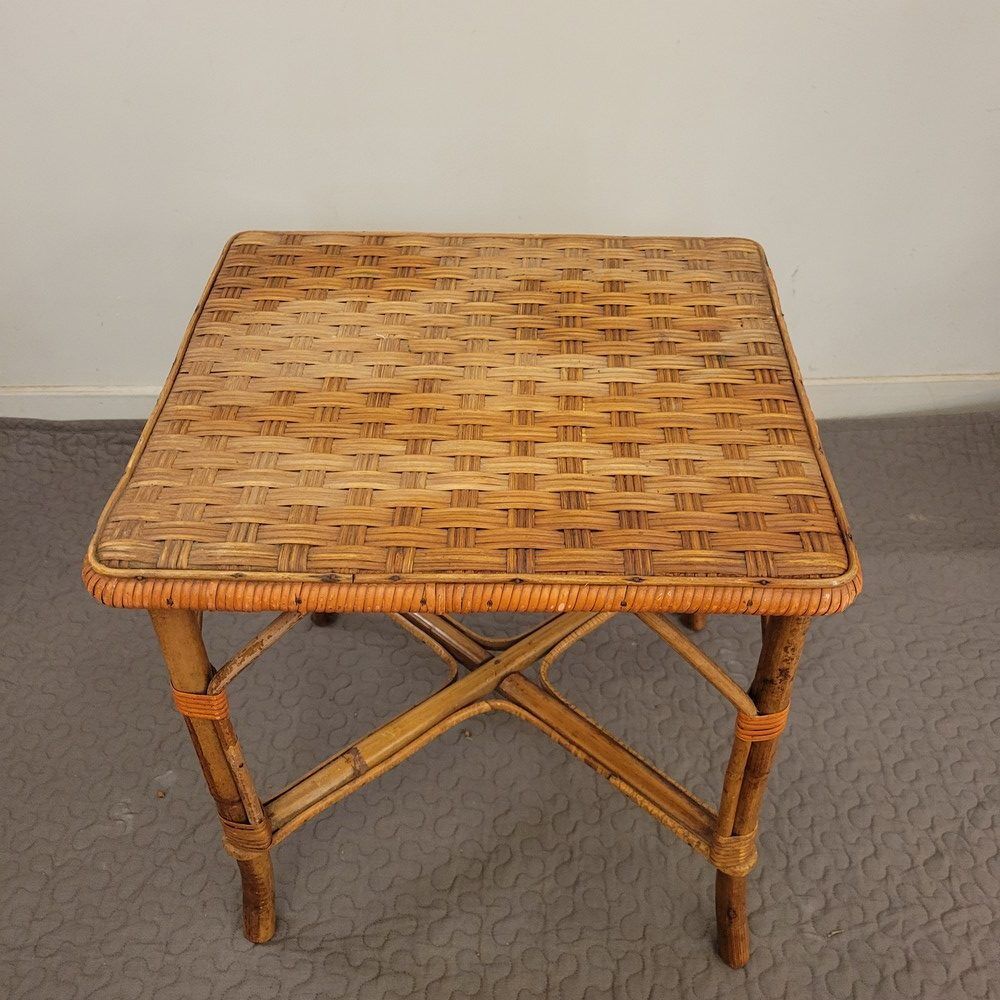 Petite table basse rotin