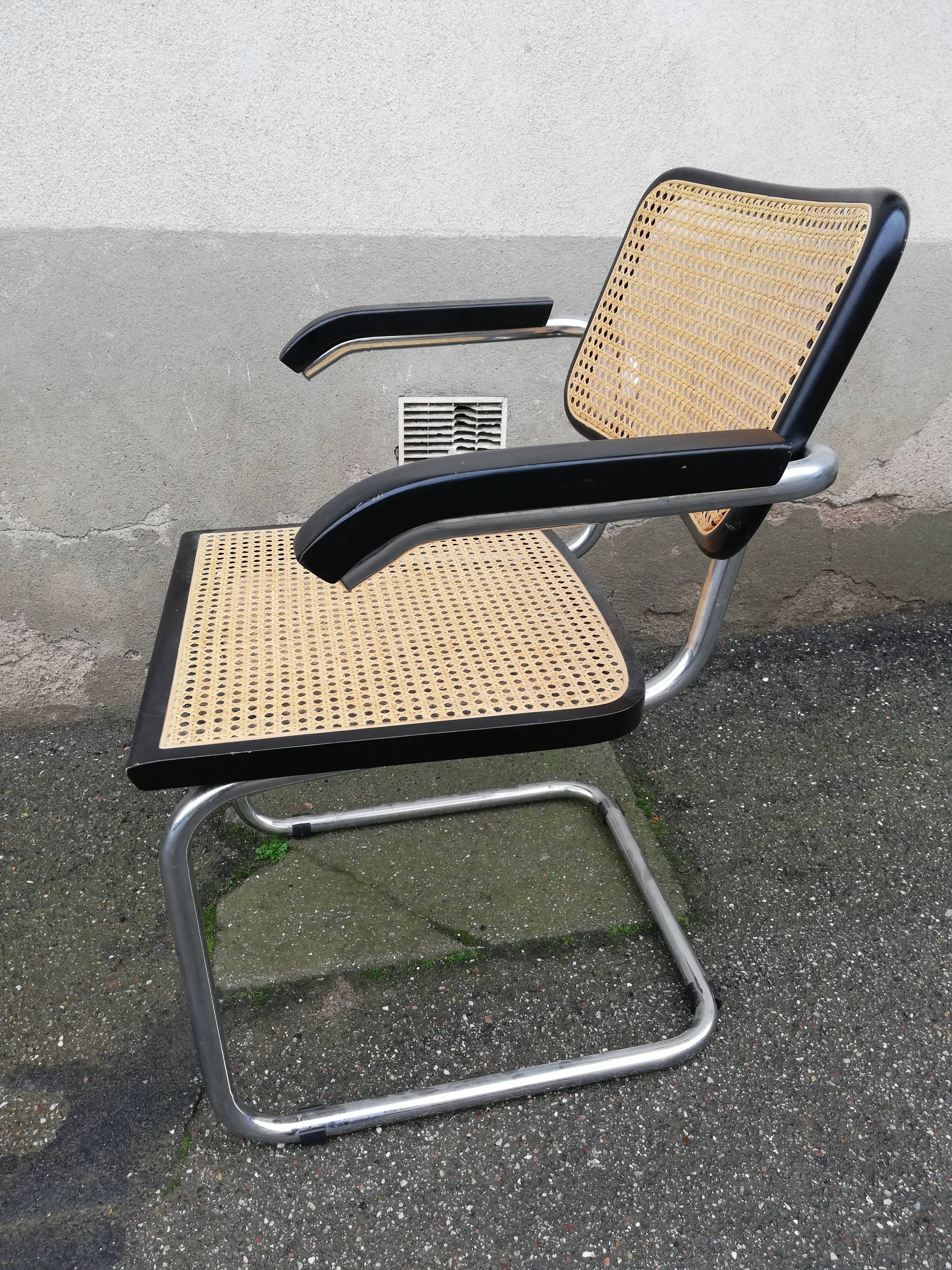Marcel Breuer black armrest chair