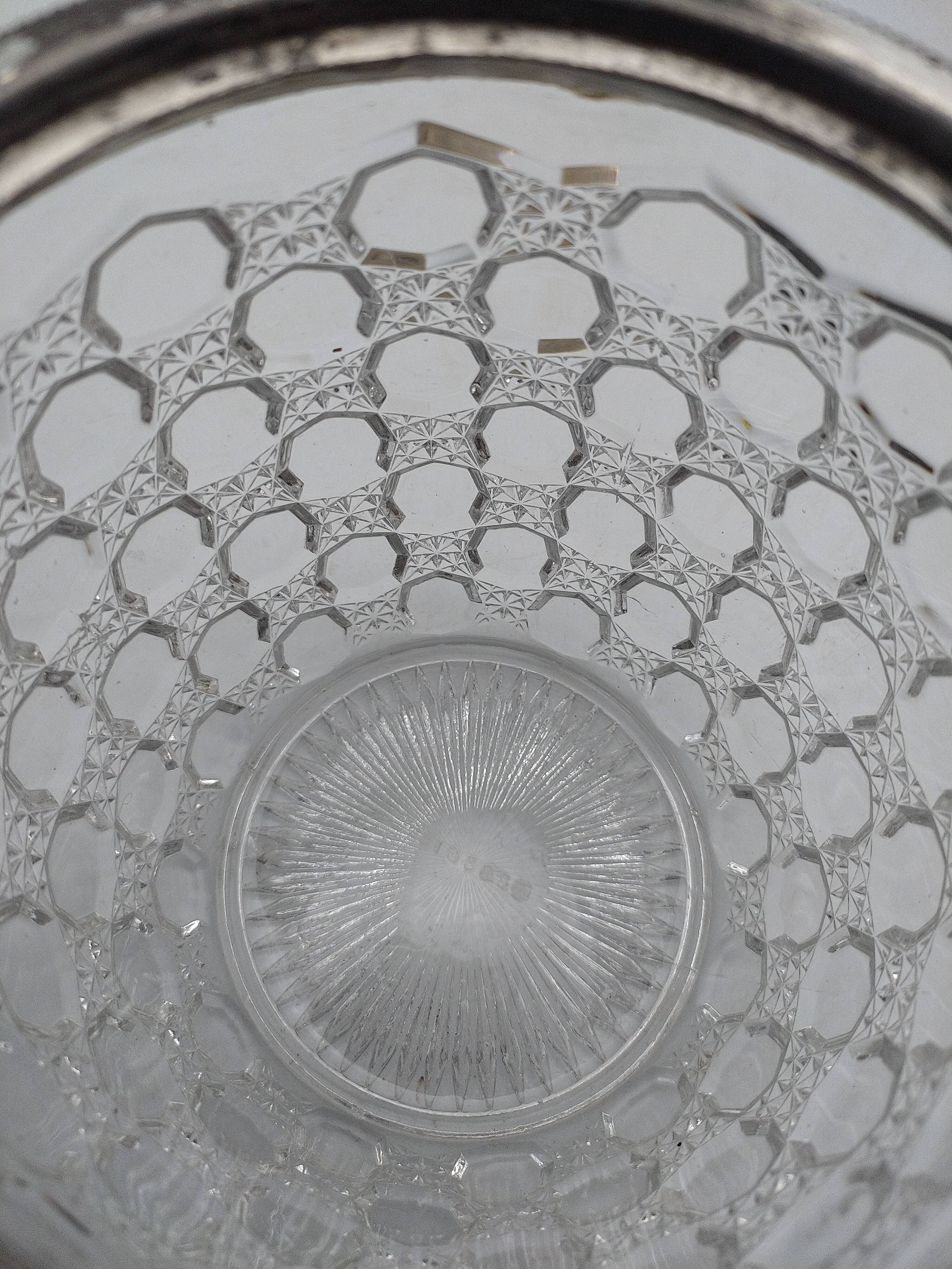 Biscuit, ice cube or candy pot, made of crystal and metal.
